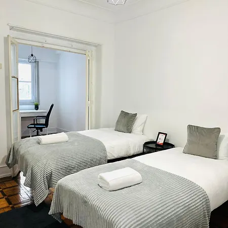 Luxury Next Attractions And Station 호스텔