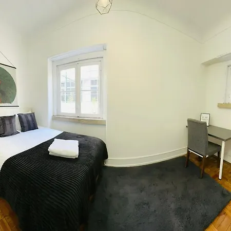 Luxury Next Attractions And Station 호스텔 *