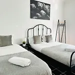 Hostal Luxury Next Attractions And Station