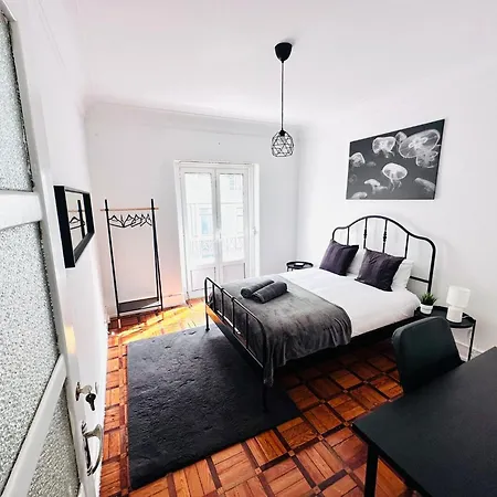 Hostal Luxury Next Attractions And Station *